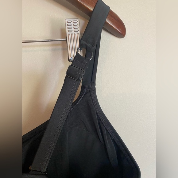 Torrid Wireless Straight Flounce Bikini Top Size 3 - Picture 8 of 10